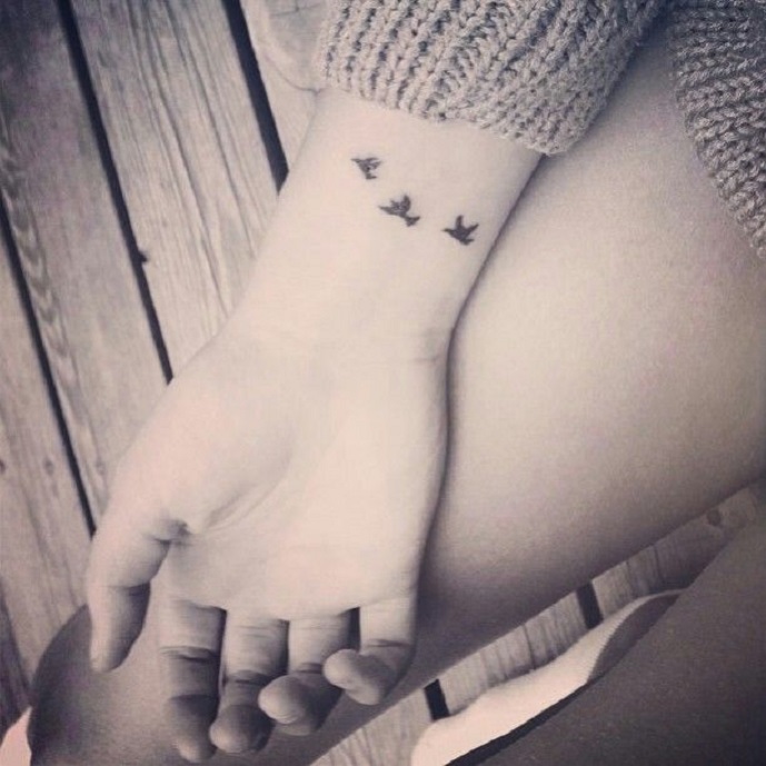 bird-wrist-tattoo-small