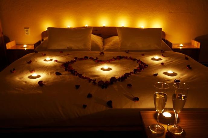 romantic-bedroom-small